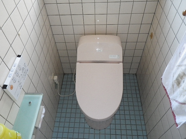 タンクレスタイプのトイレ交換🚽すっきり🎵 施工後2