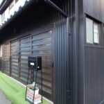 築70年の屋根瓦&外壁張替(杉板→板金)！